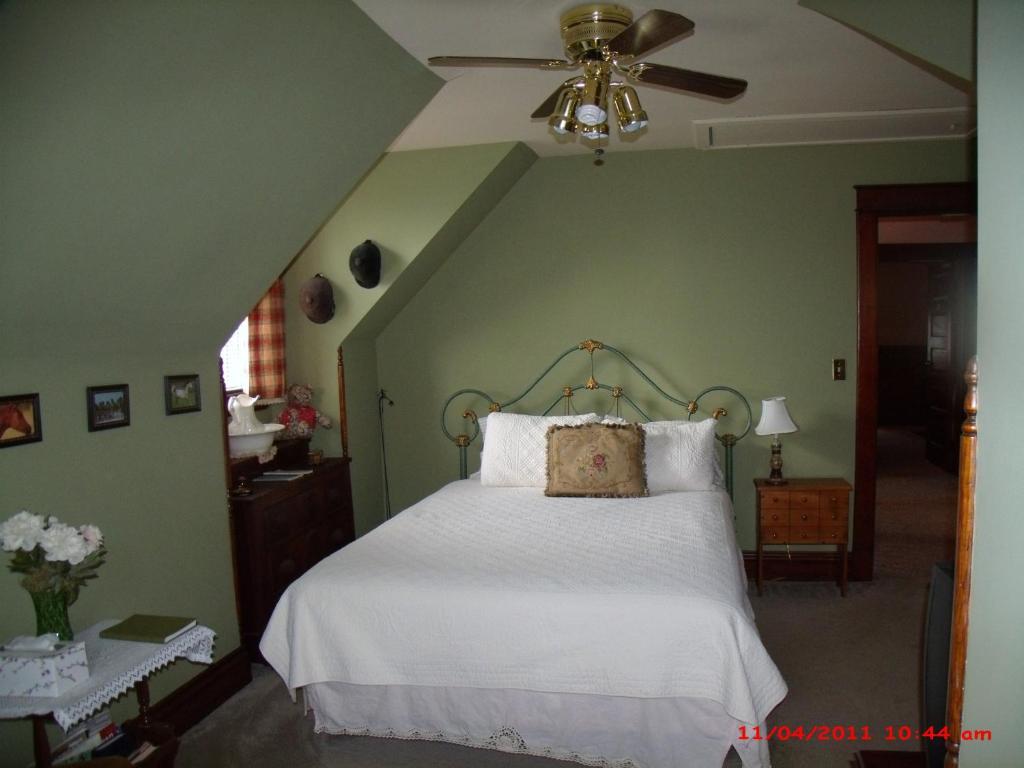 The Corner House Bed & Breakfast Acomodação com café da manhã Nicholasville Quarto foto